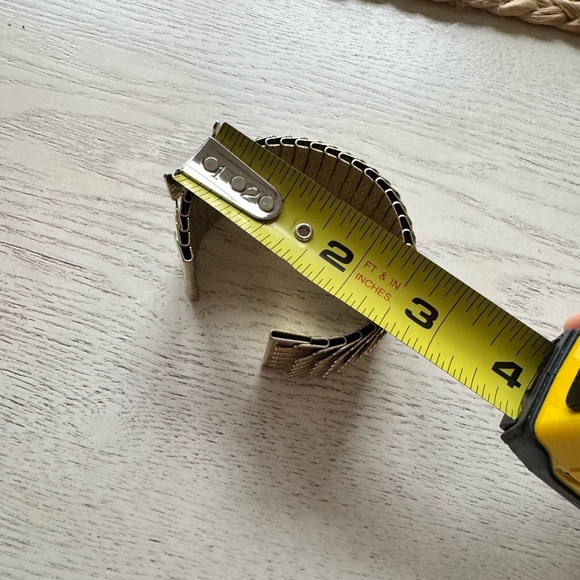 GOLD CUFF - Picture 9 of 12